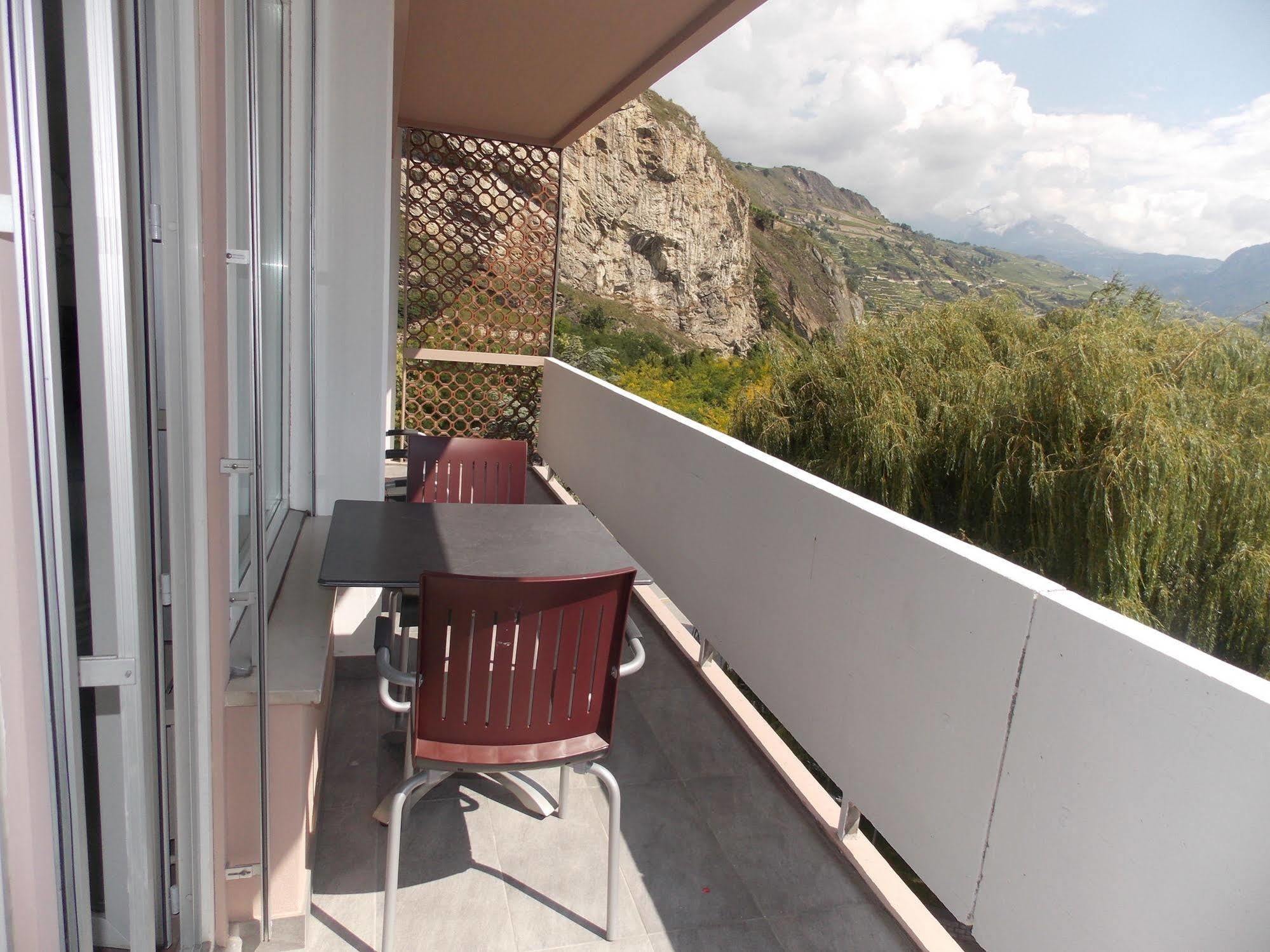 Hotel Castel Sion Bagian luar foto